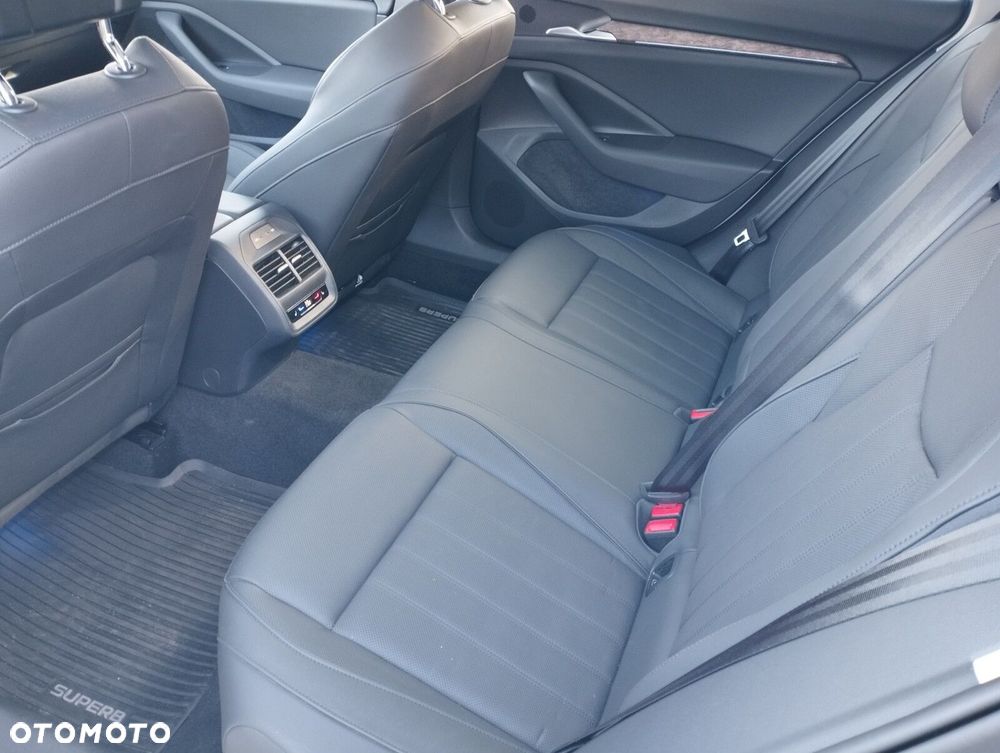 Skoda Superb 2.0 TSI 4x4 L&K DSG - 26