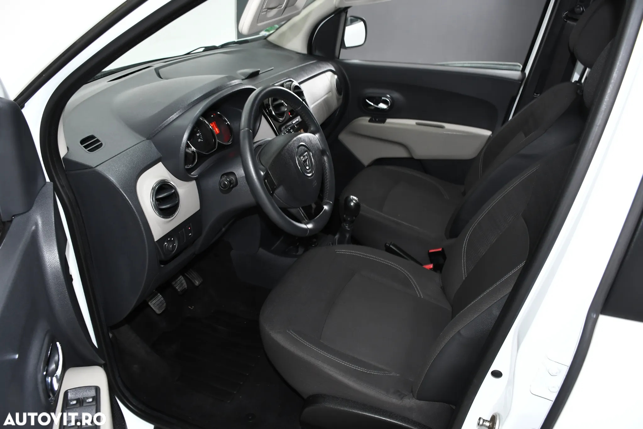 Dacia Lodgy 1.5 dCi Laureate - 13