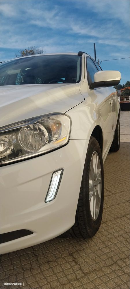 Volvo XC 60 2.0 D4 Momentum - 29