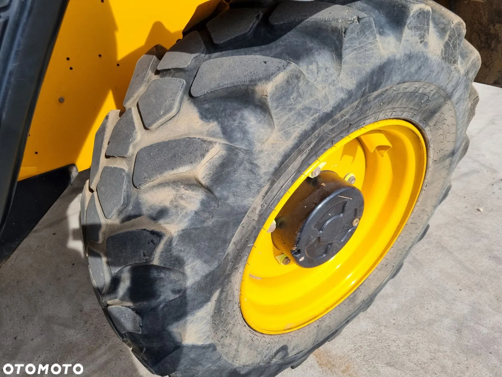 JCB 540-140 - BC33 - 14