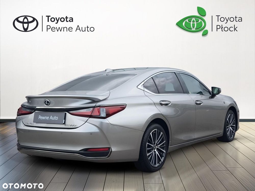 Lexus ES 300h F Sport Design - 7