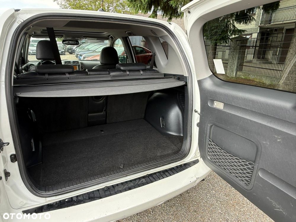 Toyota RAV4 2.2 D-4D 4x4 Automatik Executive - 38
