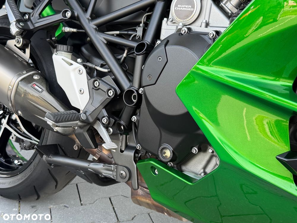 Kawasaki Ninja H2 SX - 18