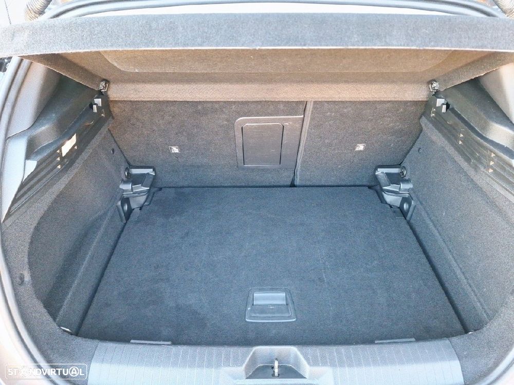 Opel Astra 1.5 D Elegance Aut. - 6
