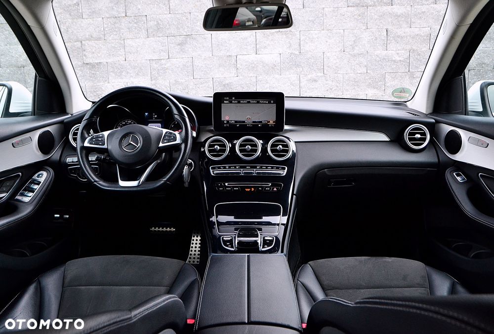 Mercedes-Benz GLC 250 4Matic 9G-TRONIC AMG Line - 18