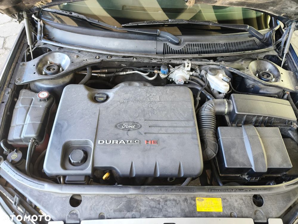 Ford Mondeo 1.8 Ghia - 22