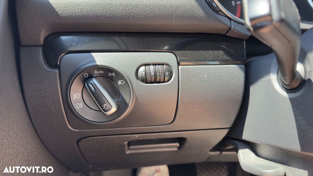 Volkswagen Golf 1.6 TDI BlueMotion Technology DPF Comfortline DSG - 19