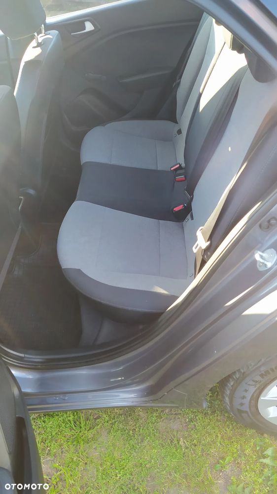 Hyundai i20 - 20