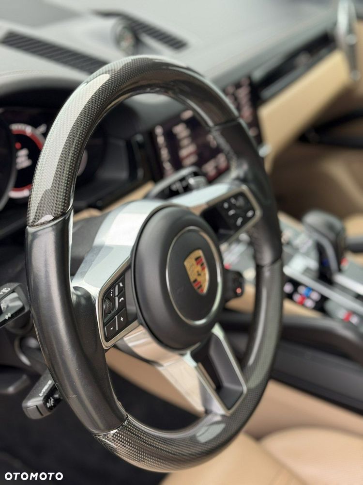 Porsche Cayenne - 22