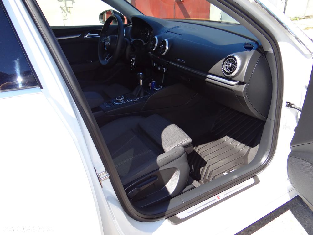 Audi A3 Sportback - 12