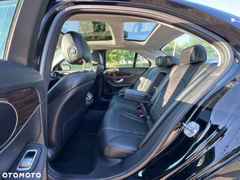 Mercedes-Benz Klasa C 300 7G-TRONIC AMG Line - 12