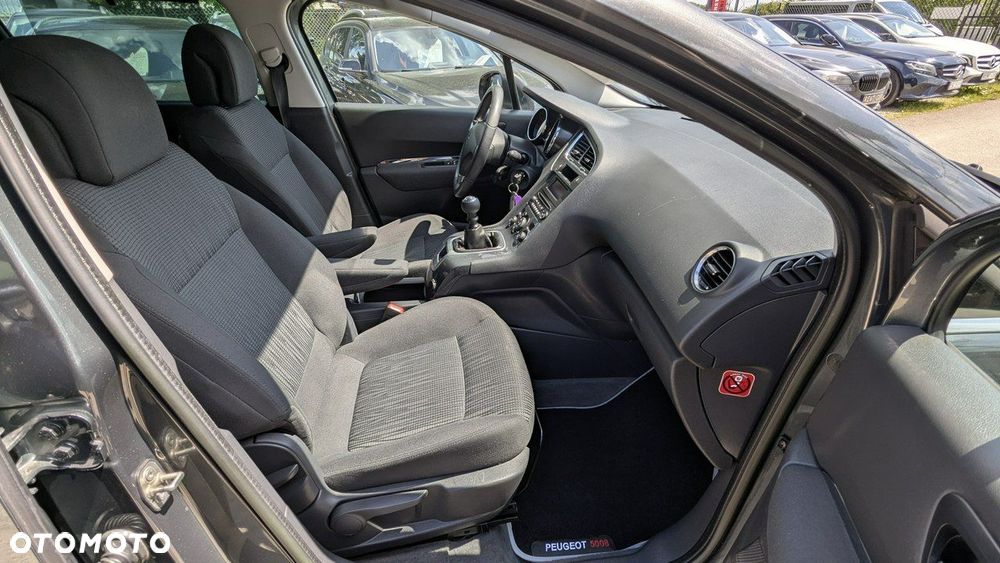 Peugeot 5008 - 19