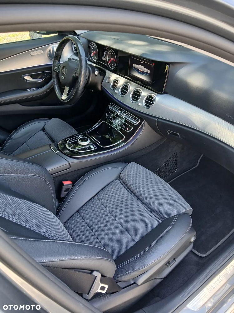 Mercedes-Benz Klasa E 220 d 4-Matic Business Edition 9G-TRONIC - 16