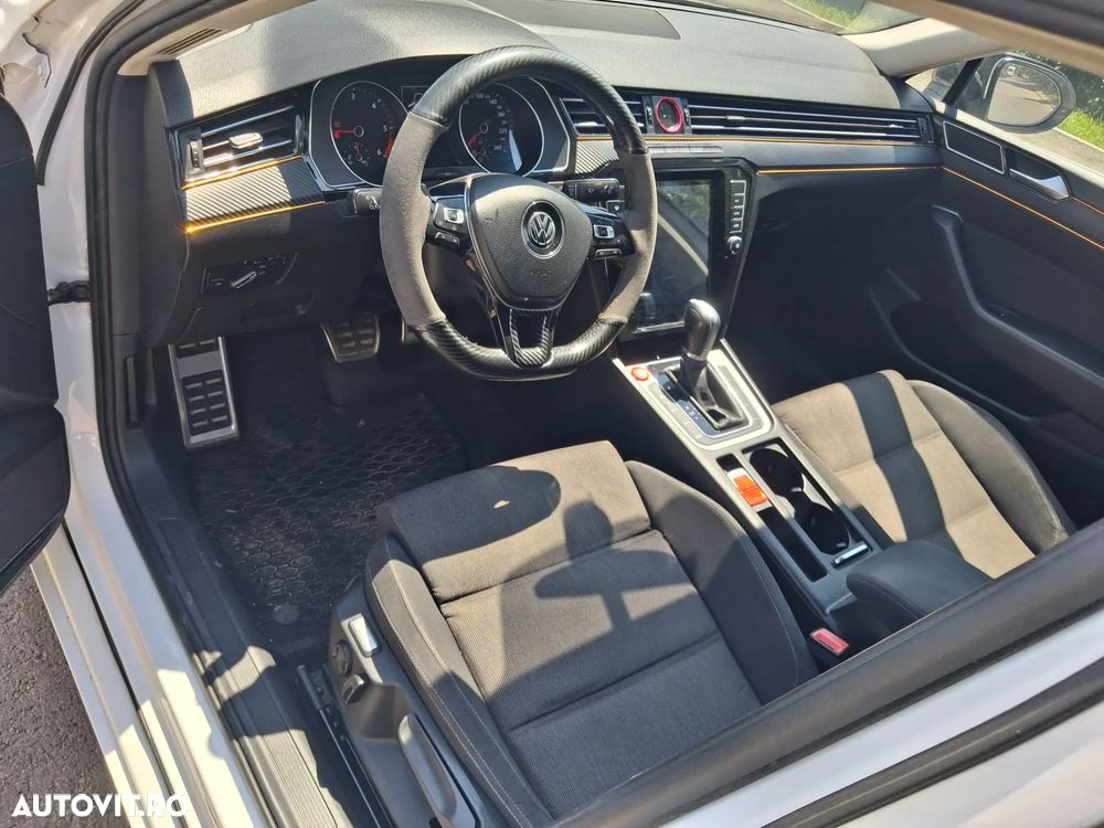 Volkswagen Passat 2.0 TDI DSG Highline - 23