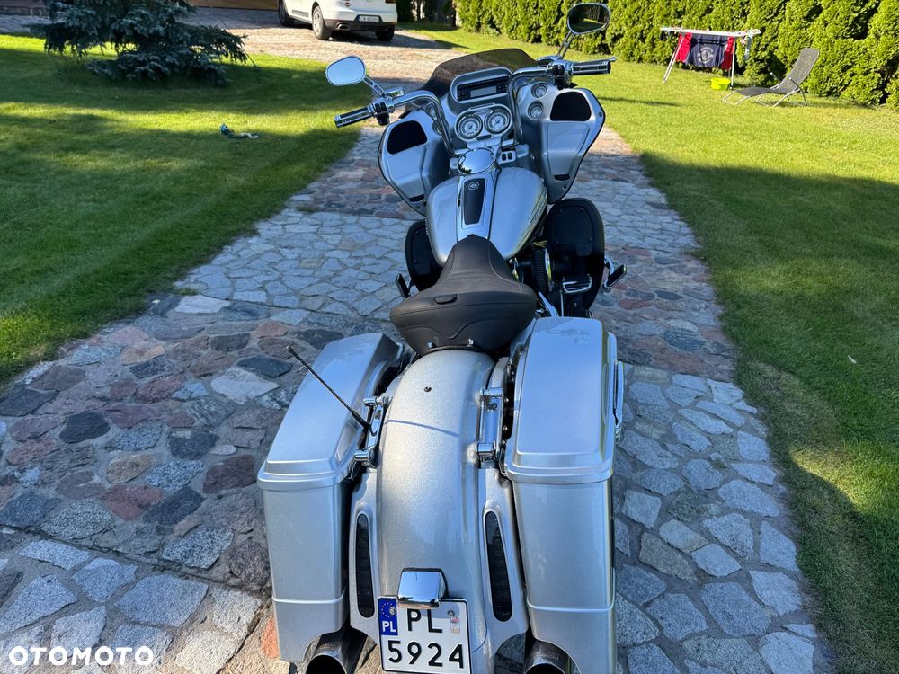 Harley-Davidson Touring Road Glide - 20