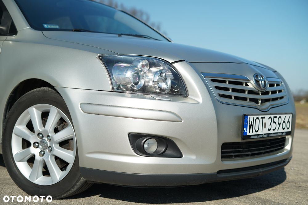 Toyota Avensis - 10