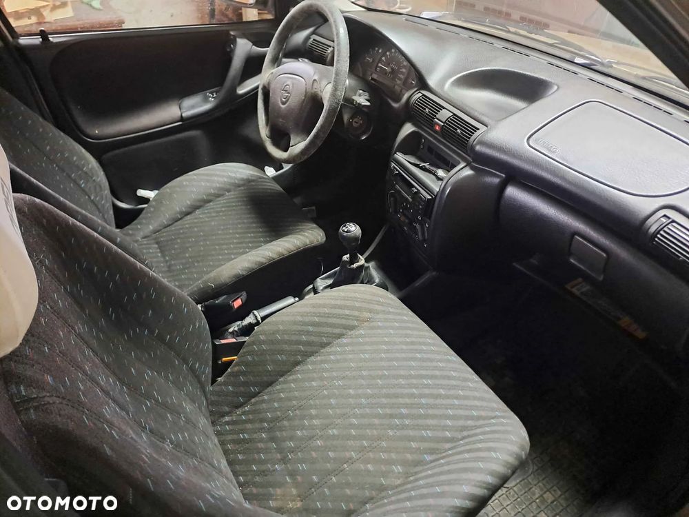 Opel Astra 1.6 GL - 6