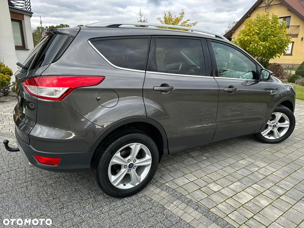 Ford Kuga 2.0 TDCi 2x4 Titanium - 3