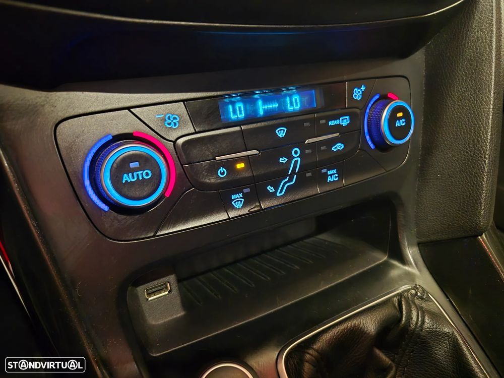 Ford Focus SW 1.5 TDCi Titanium - 17