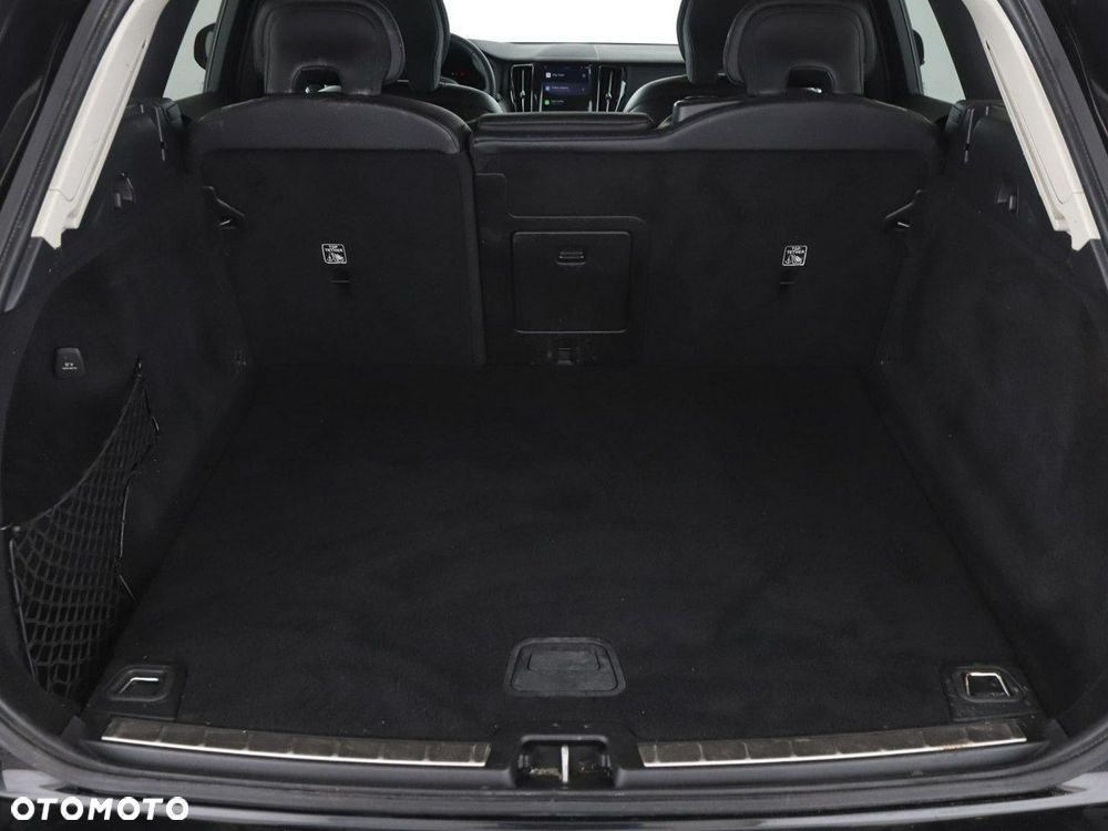 Volvo XC 60 B4 D Geartronic Momentum Pro - 21