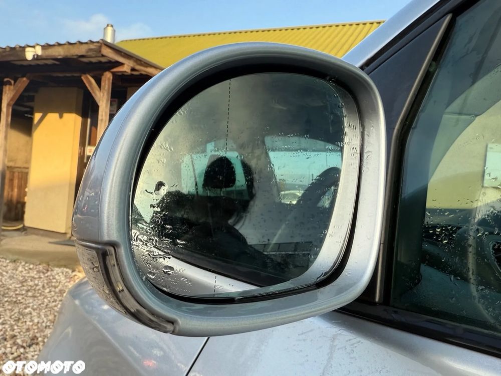 Volkswagen Golf Plus 1.6 TDI DPF Life - 26