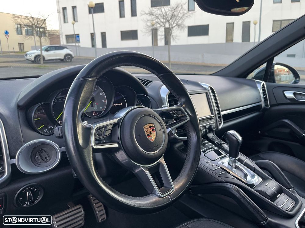 Porsche Cayenne S E-Hybrid - 36