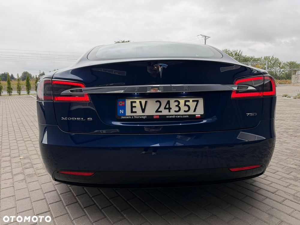 Tesla Model S - 5