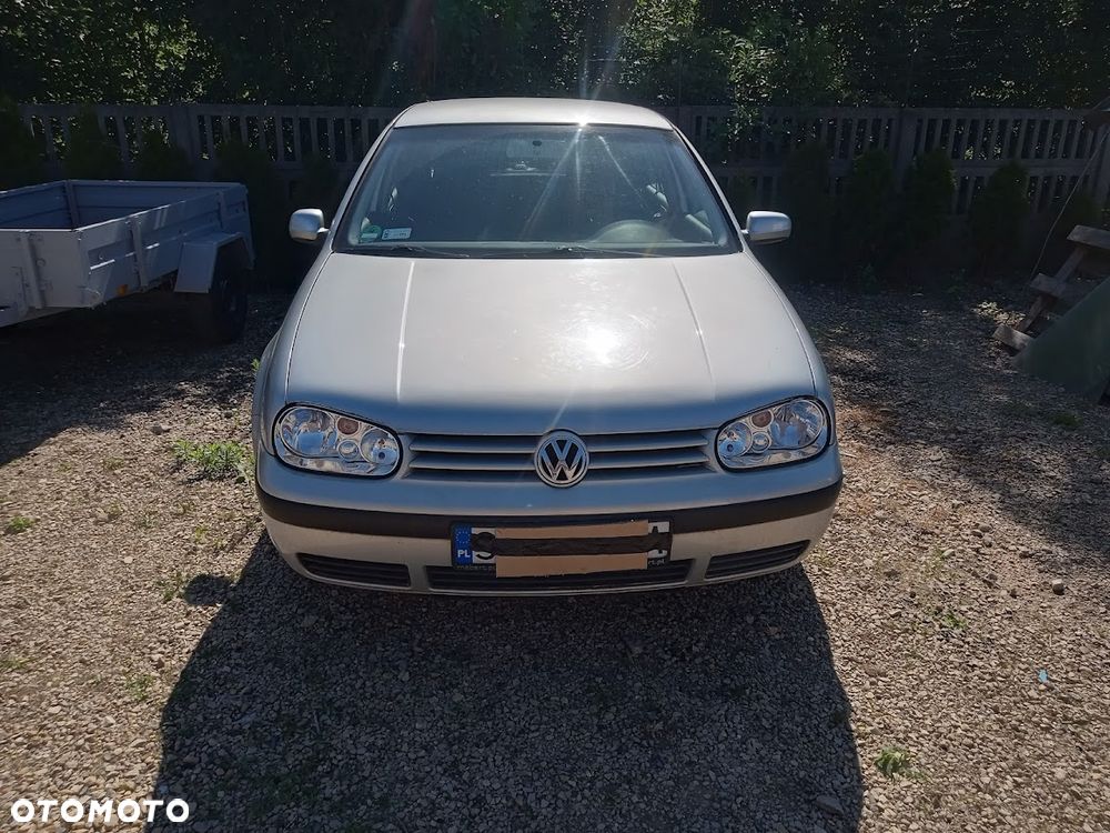 Volkswagen Golf - 1