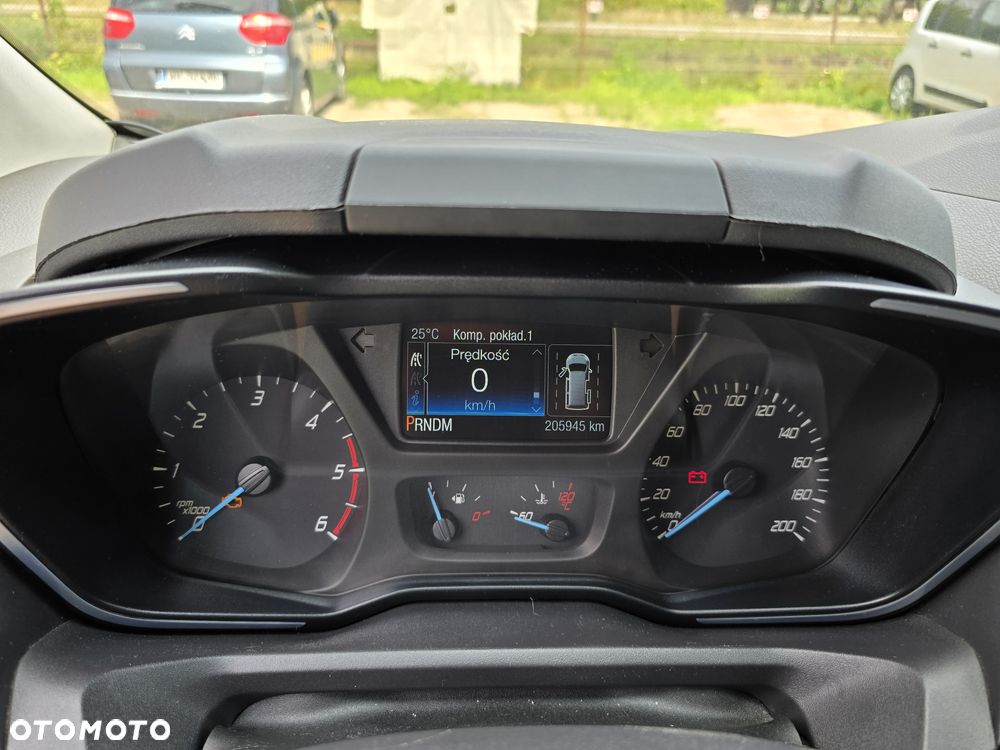Ford Tourneo Custom - 12
