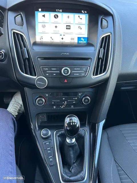Ford Focus SW 1.0 EcoBoost Titanium - 4