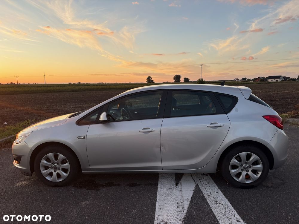 Opel Astra 2.0 CDTI Enjoy - 6