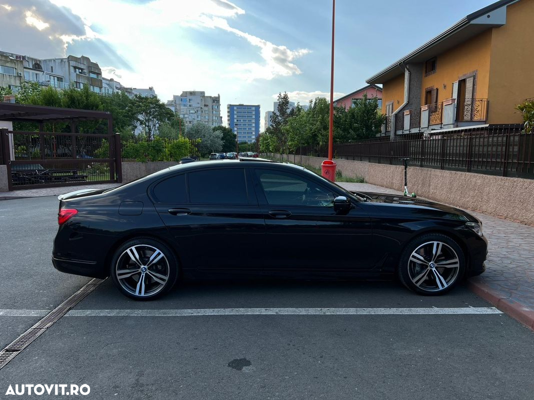 BMW Seria 7 750i xDrive - 9