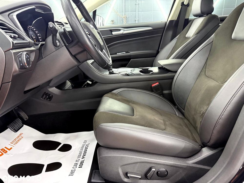 Ford Mondeo 2.0 TDCi Titanium 4WD PowerShift - 24