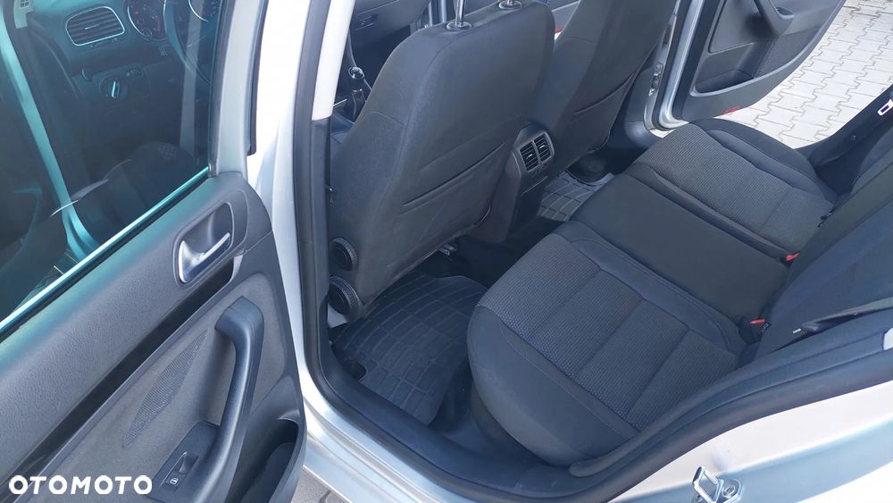 Volkswagen Golf 1.6 TDI Highline - 11
