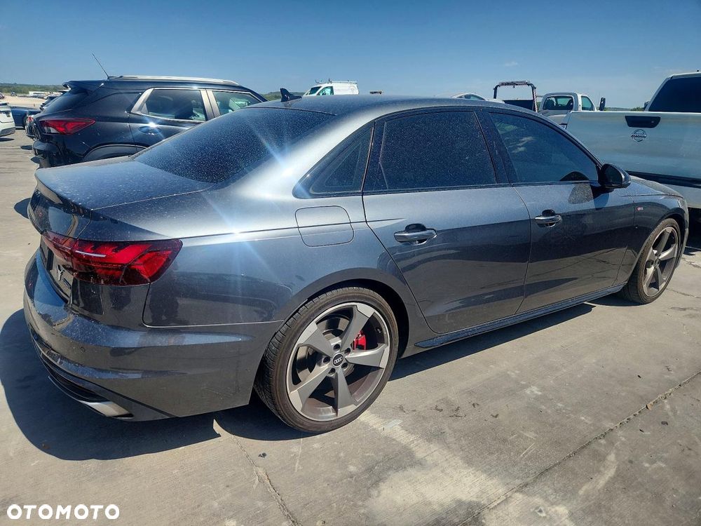 Audi A4 Limousine 45 TFSI quattro S tronic S line - 4