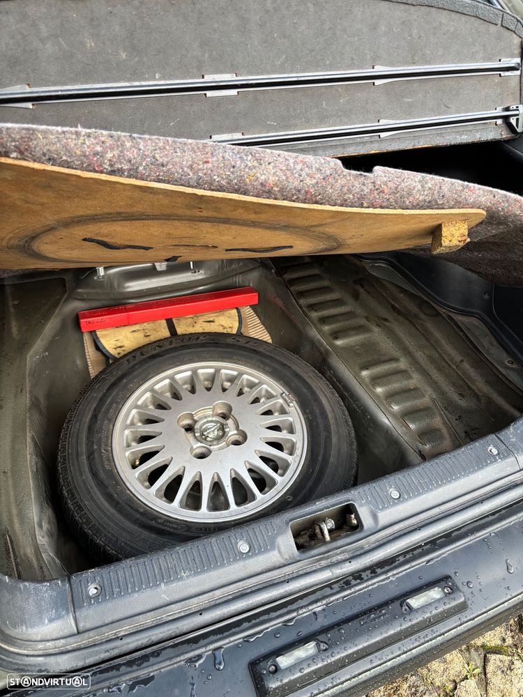 Toyota Corolla Liftback 1.3 - 6