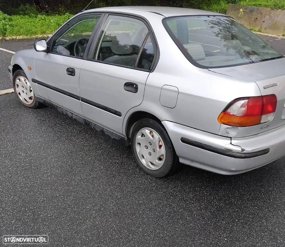 Honda Civic 1.5i LS - 7