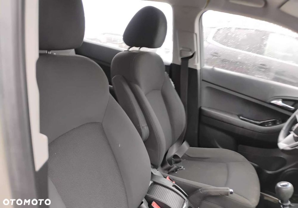 Chevrolet Orlando - 8