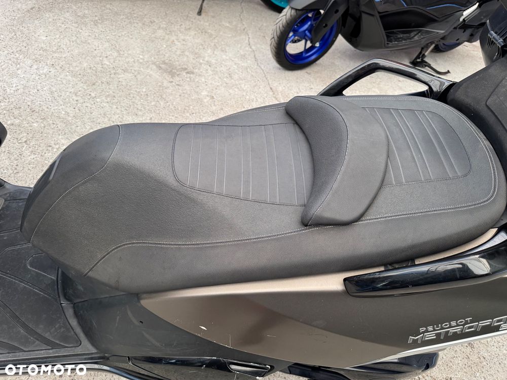 Peugeot Metropolis - 21