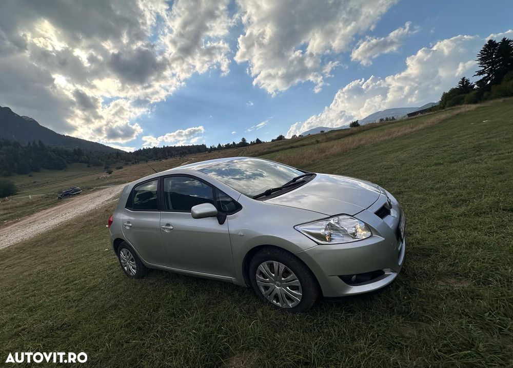 Toyota Auris 2.0 D-4D - 2