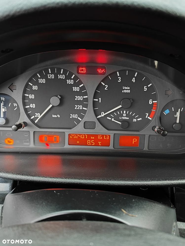 BMW Seria 3 - 35