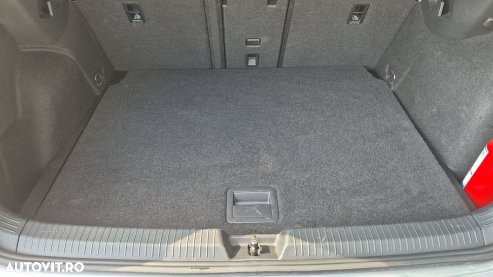 Volkswagen Golf 1.0 eTSI DSG MHEV Life - 10