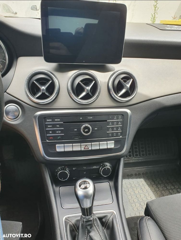 Mercedes-Benz CLA 200 Standard - 8