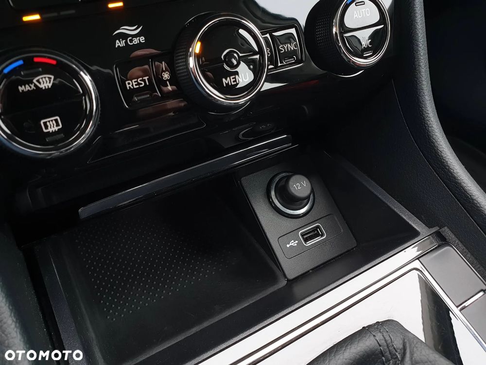 Skoda Superb 2.0 TDI Ambition DSG - 22