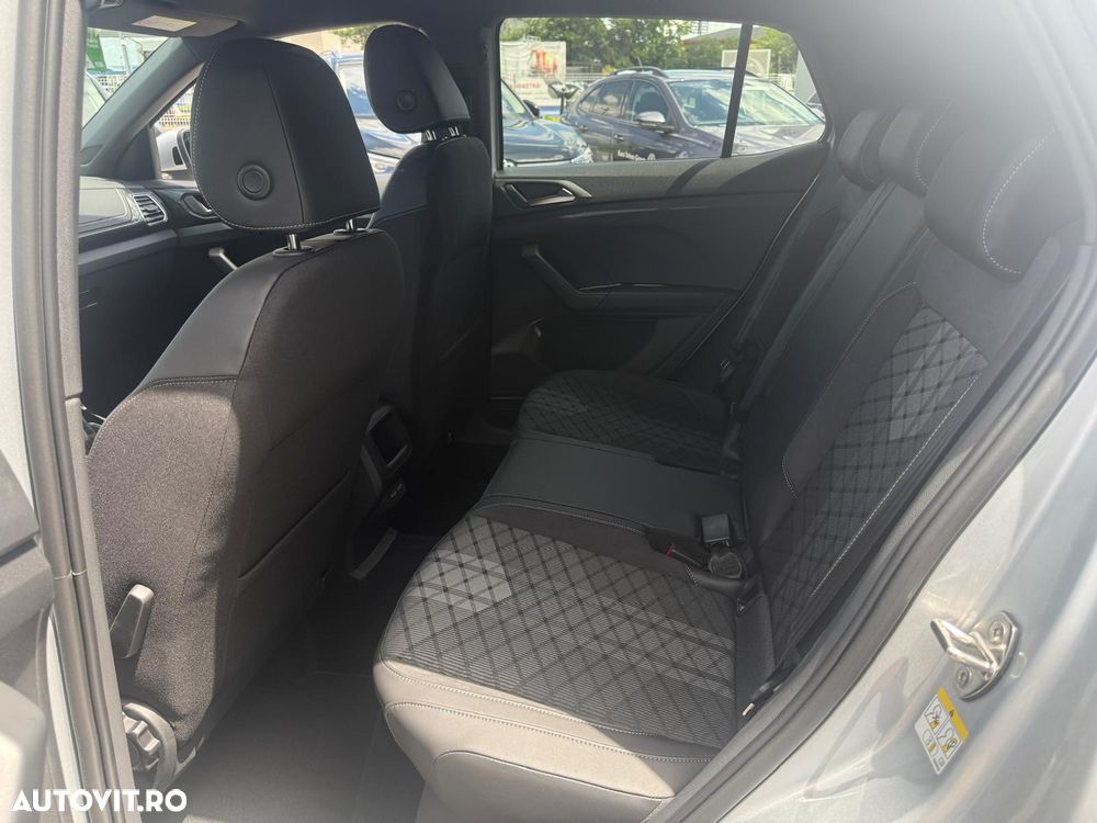 Volkswagen T-Cross - 11
