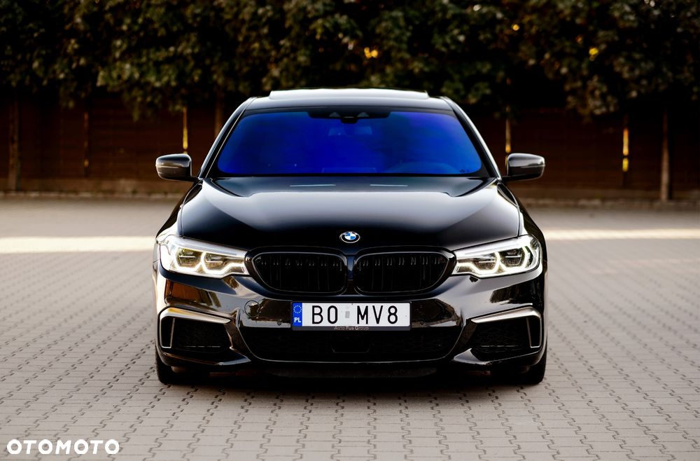BMW Seria 5 M550i xDrive sport - 2