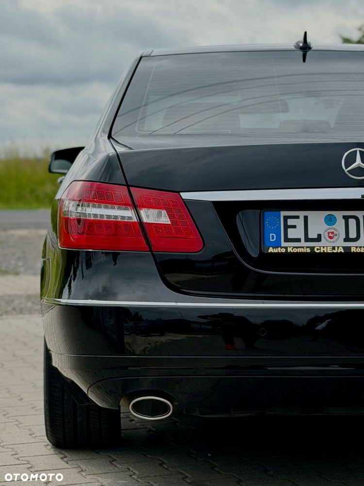 Mercedes-Benz Klasa E 200 CGI BlueEFFICIENCY Automatik Avantgarde - 33