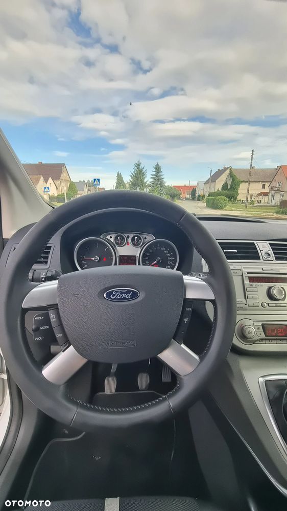 Ford Kuga 2.0 TDCi 4x4 Titanium - 24