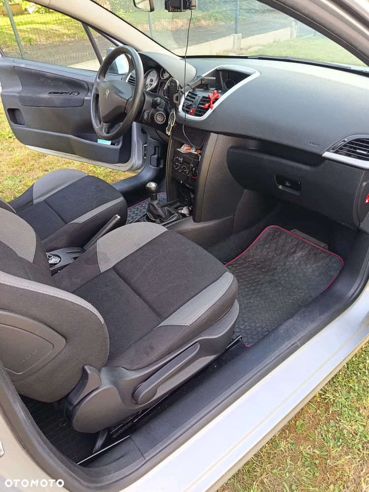 Peugeot 207 1.4 Presence - 8