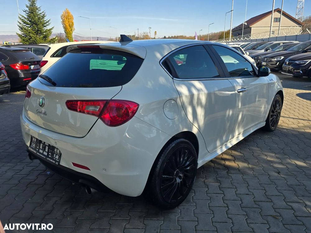Alfa Romeo Giulietta 2.0 JTDM 20V TCT Speciale - 4